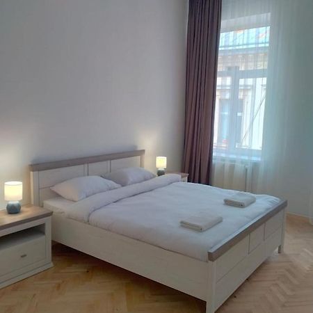 Avangard Passage Kryva Lypa Apartment Lviv Bagian luar foto