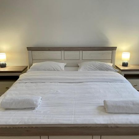 Avangard Passage Kryva Lypa Apartment Lviv Bagian luar foto