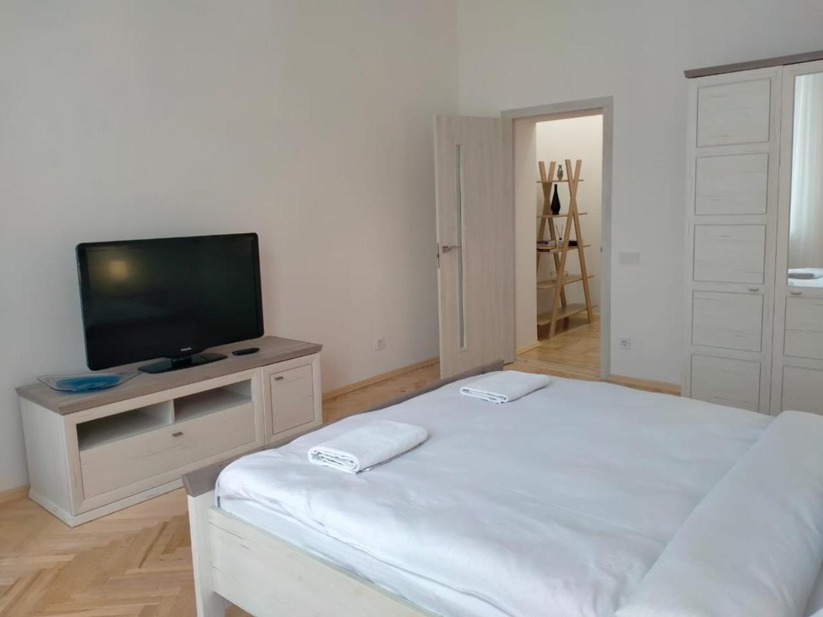 Avangard Passage Kryva Lypa Apartment Lviv Bagian luar foto