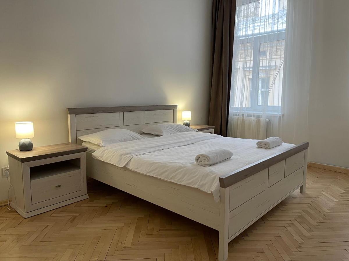 Avangard Passage Kryva Lypa Apartment Lviv Bagian luar foto