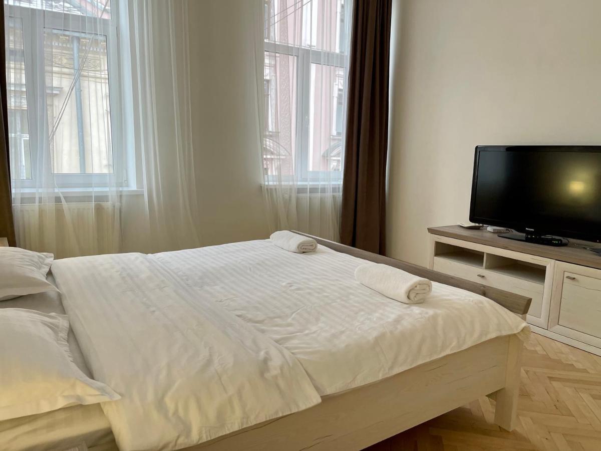 Avangard Passage Kryva Lypa Apartment Lviv Bagian luar foto