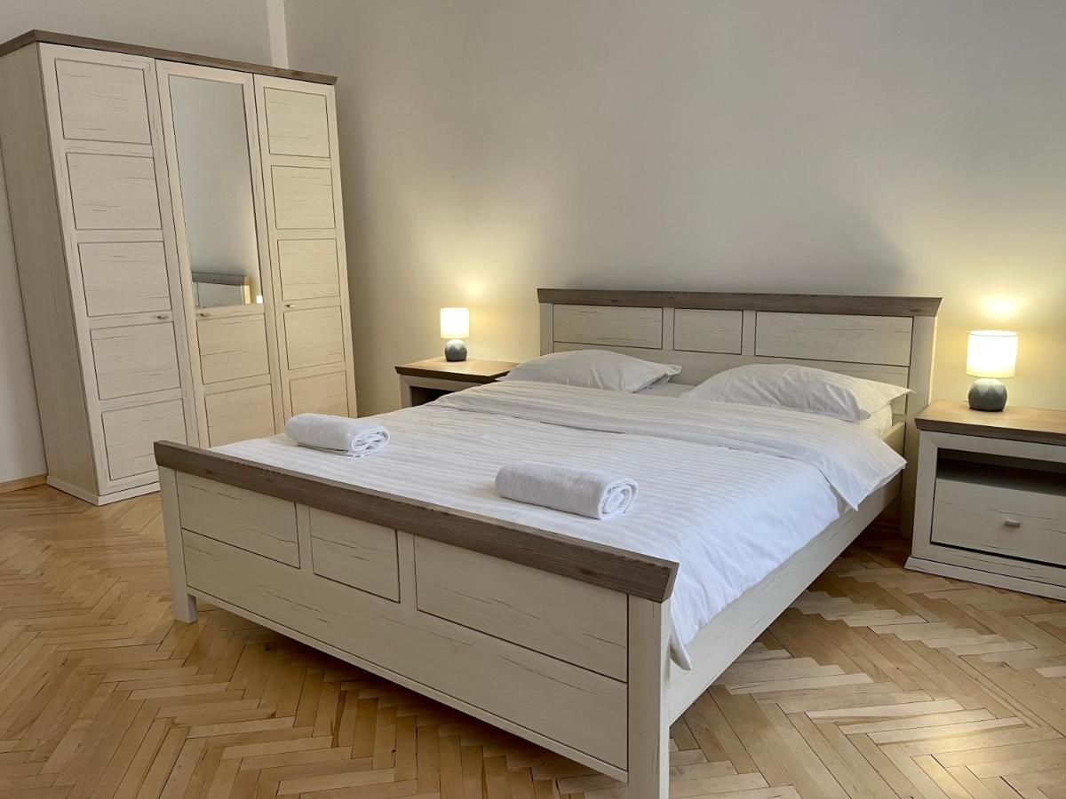 Avangard Passage Kryva Lypa Apartment Lviv Bagian luar foto